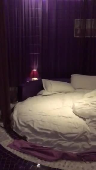 万爱情侣主题酒店郑州燕庄地铁站店
