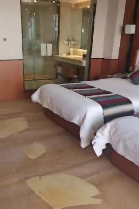 陆良弘悦湖大酒店