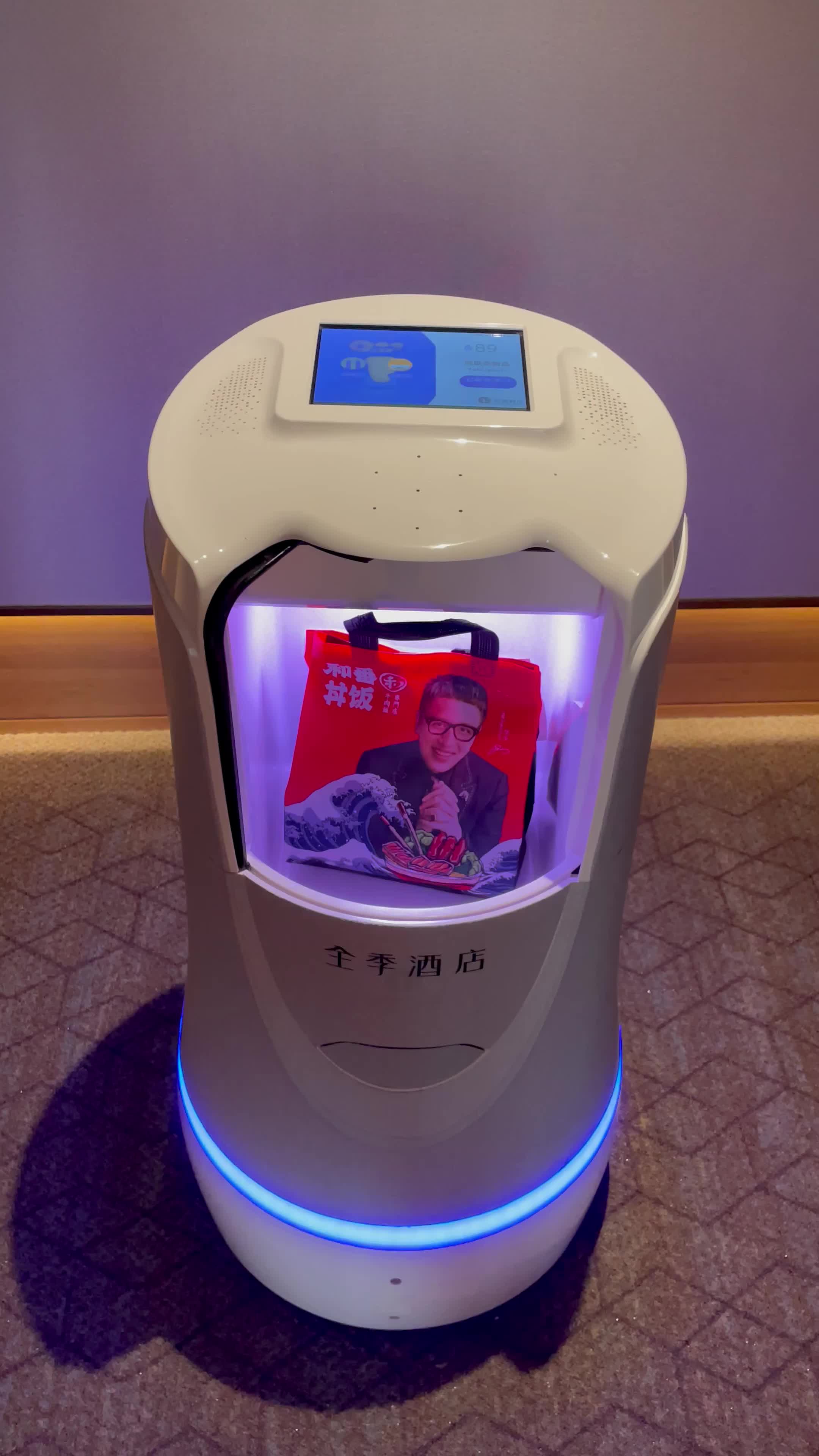 5/ 5 极好 酒店很新,设施很人性化,有个机器人小哥每天都帮忙把订的