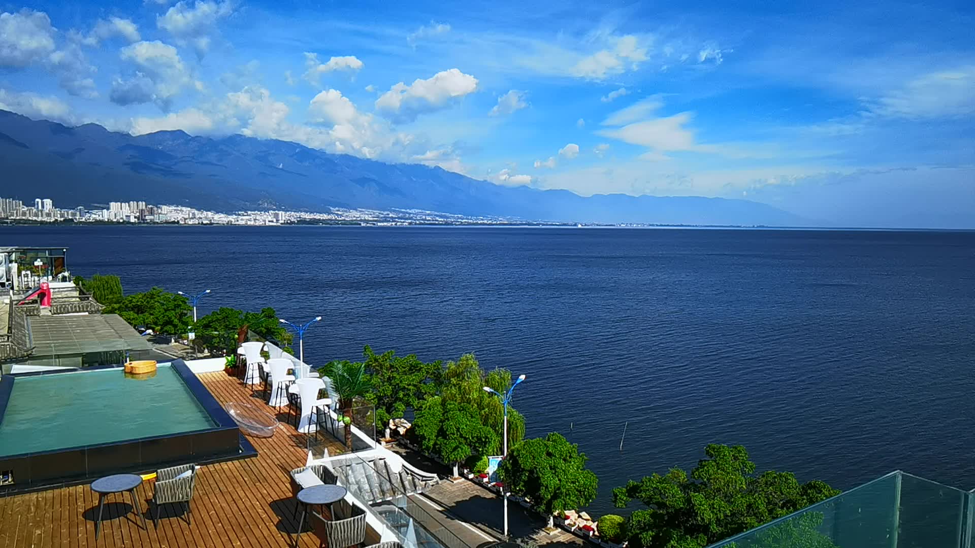 大理龙凤悦海景客栈